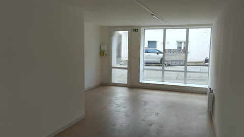 Local Commercial - Bourg de Sca&euml;r 480 29390 Scaer