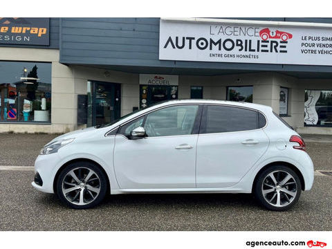 Peugeot 208 1.2 PURETECH 110CH FELINE 5CV 5P 2015 occasion Sausheim 68390