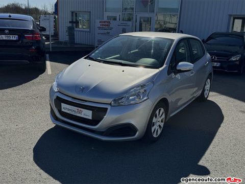 Peugeot 208 1.2 VTi 68cv Like | Premi&egrave;re Main | Clim | GARANTIE 6 MOIS 2016 occasion Pont-Saint-Martin 44860