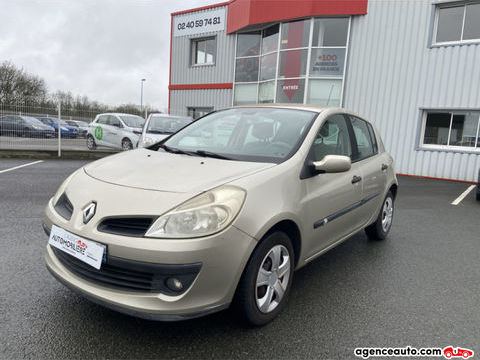 Renault Clio 3 1.4 98CH LUXE DYNAMIQUE | REGULATEUR | CLIM AUTO | GARANTI 2006 occasion Pont-Saint-Martin 44860