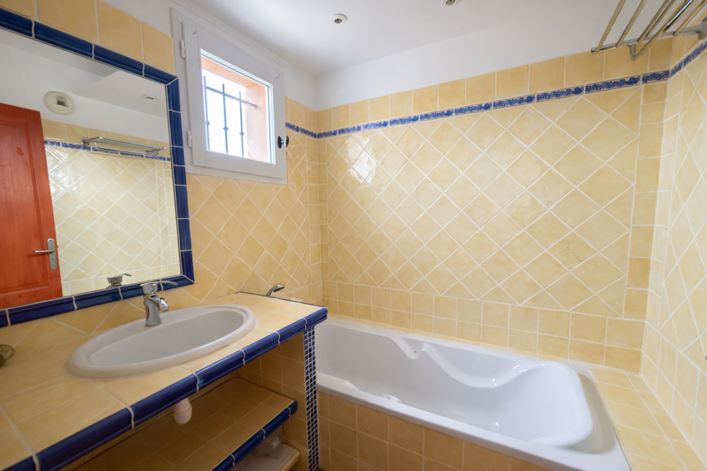 � vendre  Maison Saint-Rem�ze (07700)