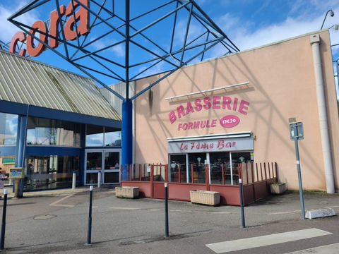 Ancienne Brasserie avec terasse - CC carrefour 2990 27000 Evreux