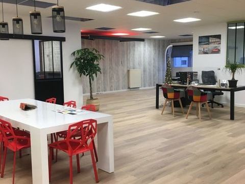 local commercial plus terrain constructible<br>Ensemb... 241875 56690 Land�vant