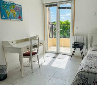  Appartement � louer 4 pi�ces 160 m�