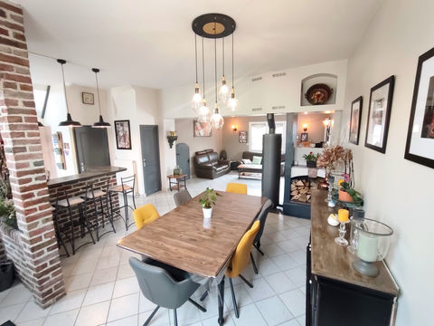   Maison 4 chambres garage jardin piscine Maison - 5 pi�ce(s) - 131 m�