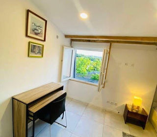  Appartement � louer 4 pi�ces 160 m�