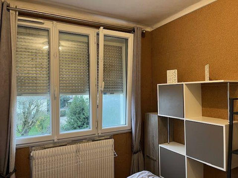   Petite chambre meubl�e tr�s calme Appartement - 1 pi�ce(s) - 10 m�