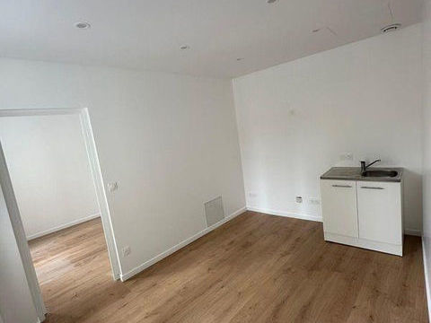   Beau 2P 22m� enti�rement r�nov� Vue remarquable Appartement - 2 pi�ce(s) - 22 m�