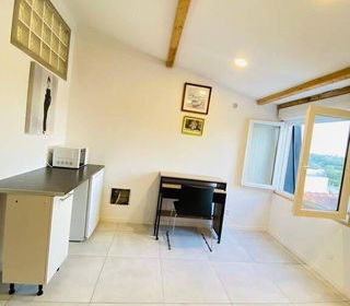  Appartement � louer 4 pi�ces 160 m�