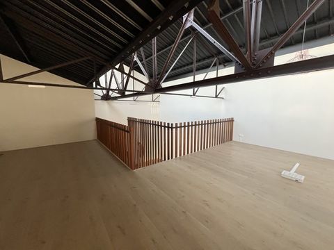 Local professionnel 2800 17000 La rochelle