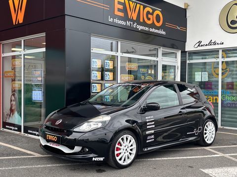 Renault Clio III (3) 2.0 16V 200 ch RS TROPHY 3P - CHASSIS CUP, SIEGES RE 2009 occasion Idron 64320