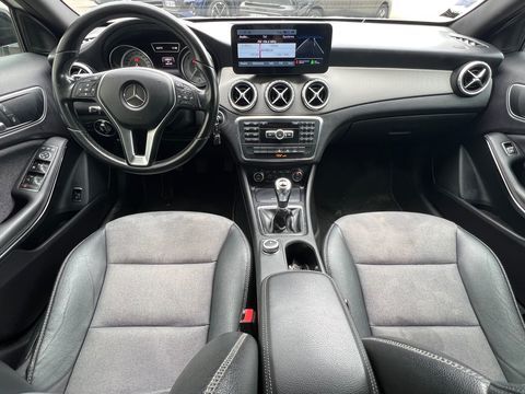 Classe GLA 1.5 180 CDI 110CH / CARPLAY / TOIT OUVRANT 2015 occasion 69420 Ampuis