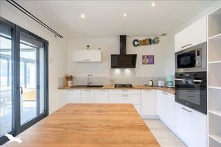  Maison  vendre 8 pices 215 m