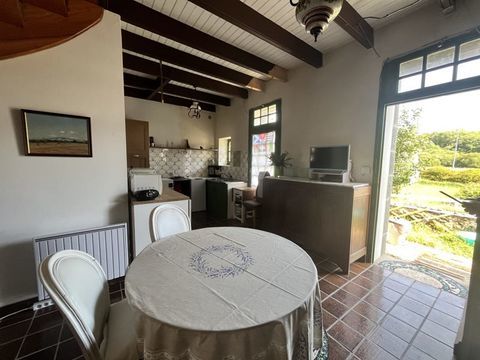   Maison en pierre de 4 pices principales Maison - 4 pice(s) - 41 m