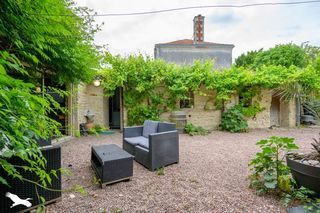  Maison  vendre 5 pices 196 m