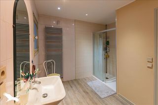  Maison  vendre 8 pices 250 m
