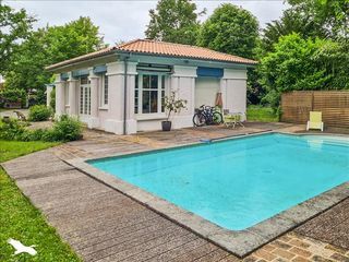  Maison  vendre 7 pices 200 m