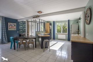  Maison  vendre 8 pices 210 m