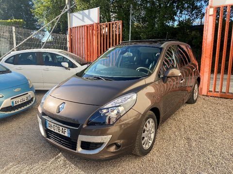 Renault Sc&eacute;nic III 2.0 16v 140 CVT Privil&egrave;ge 2009 occasion Saint-Laurent-du-Var 06700