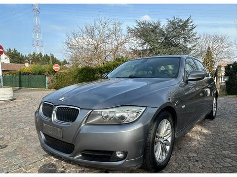 BMW S&eacute;rie 3 320i 170 ch Luxe 2009 occasion Poissy 78300