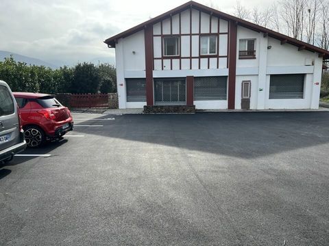 LOCAL COMMERCIAL ET HABITATION à LOUER 2870 64250 Itxassou