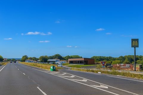 Local commercial &agrave; LOUER 6250 33450 Montussan