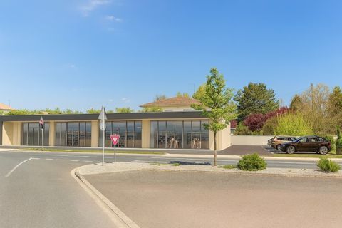 Local commercial &agrave; LOUER 4500 33610 Cestas