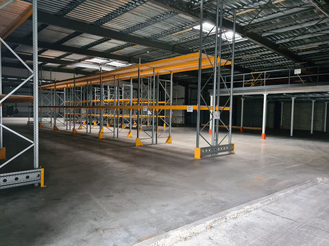 Entrep&ocirc;t / Local industriel &agrave; LOUER 6666 33185 Le haillan