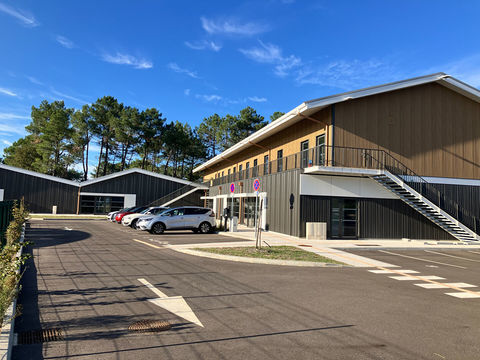 Local commercial &agrave; LOUER 2375 33980 Audenge