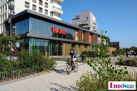 Local commercial &agrave; LOUER 5700 33300 Bordeaux