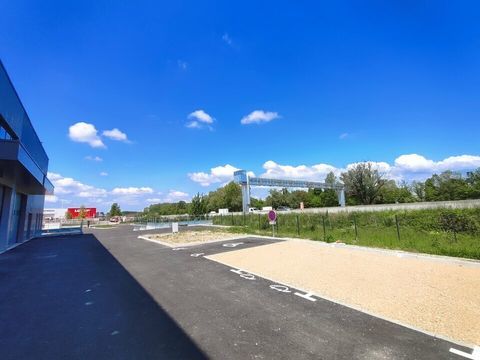 PARC VALINORD &agrave; VENDRE 1401300 38300 Bourgoin jallieu