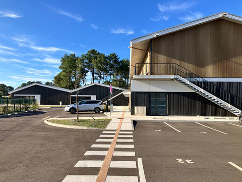 Bureaux &agrave; LOUER 696 33980 Audenge