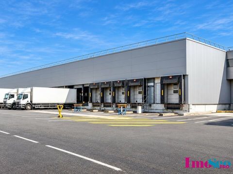 Entrep&ocirc;t  &agrave; LOUER 7312 33520 Bruges