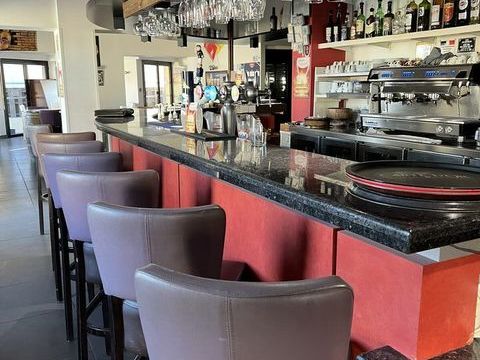 HOTEL RESTAURANT L4 &agrave; CEDER 328800 40550 Leon