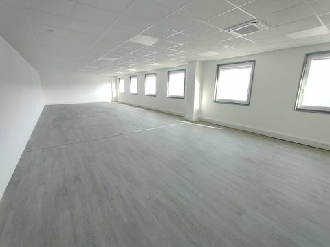BUREAUX RENOVES  &agrave; VENDRE 137800 38070 Saint quentin fallavier
