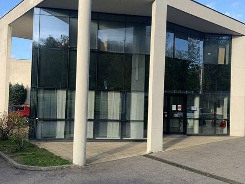 BUREAUX &agrave; LOUER 1200 78410 Aubergenville