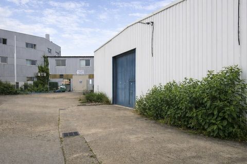 ENTREPOT &agrave; LOUER 1500 33130 B�gles