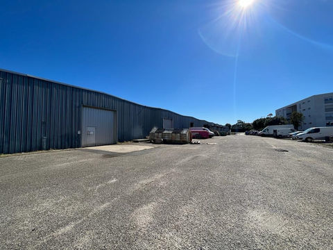 Entrep&ocirc;t / Local industriel &agrave; LOUER 5500 33130 Begles