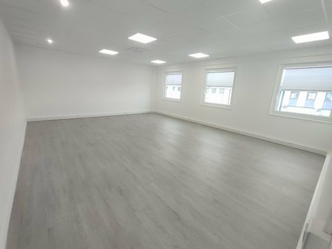 BUREAUX RENOVES  &agrave; VENDRE 248400 38070 Saint quentin fallavier