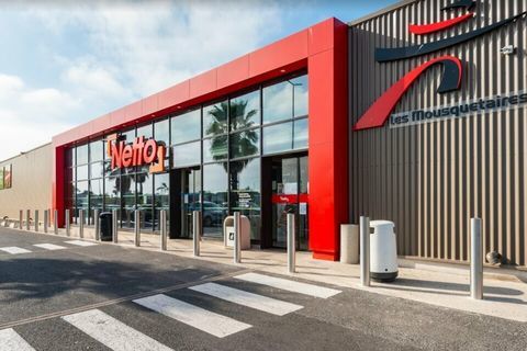 LOCAL COMMERCIAL &agrave; LOUER 7666 38090 Villefontaine