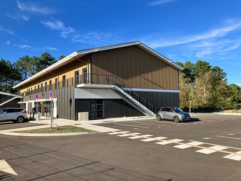 Local commercial &agrave; LOUER 2097 33980 Audenge