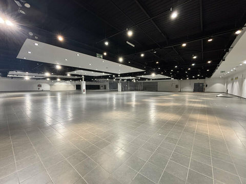 LOCAL COMMERCIAL &agrave; LOUER 21458 78310 Coigni�res