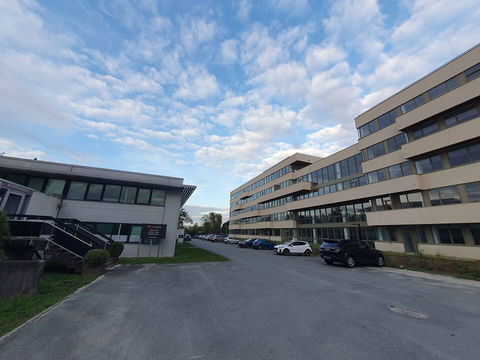 Bureaux &agrave; LOUER 1500 33700 Merignac
