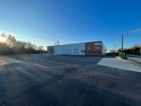 Entrep&ocirc;t / Local industriel &agrave; LOUER 16941 33560 Carbon blanc