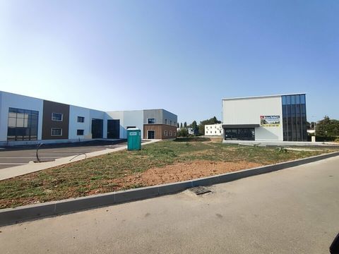 LOCAL COMMERCIAL  &agrave; LOUER 2929 38300 Bourgoin jallieu