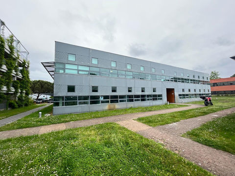 Bureaux &agrave; VENDRE 393750 33700 Merignac