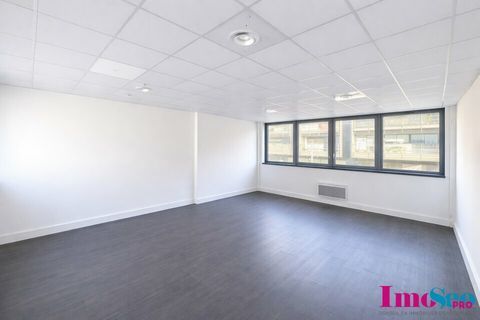 BUREAUX &agrave; LOUER 861 33700 Merignac