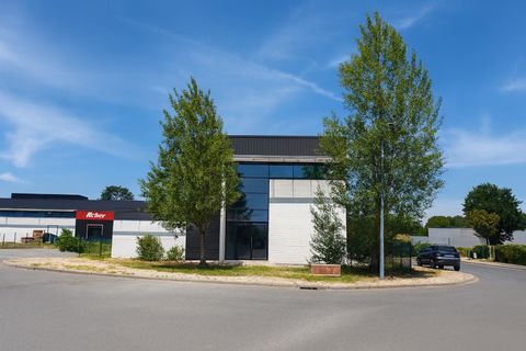 Entrep&ocirc;t / Local industriel &agrave; LOUER 2500 33610 Canejan