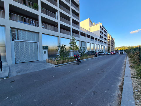 Entrep&ocirc;t / Local industriel &agrave; LOUER 1950 33100 Bordeaux