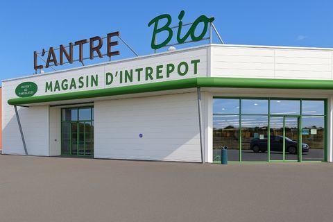 Local commercial &agrave; LOUER 9166 33870 Vayres